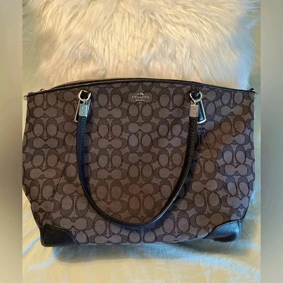 Coach Handbags - Coach Signature tote
